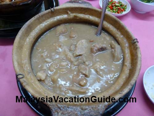 Clay pot yam with pork belly at SS3 Double Joy Restaurant