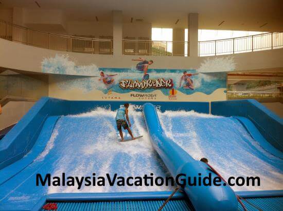 Flowrider at 1 Utama.