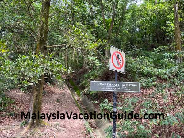 Puncak Denai Tiga Puteri Signage