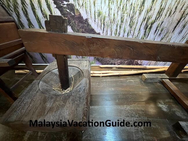 Laman Padi Dehusk by Pounding Laman Padi Dehusk by Pounding