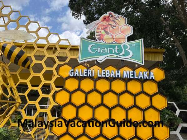 Melaka Giant B Gallery