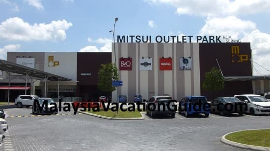 Mitsui Outlet Park Entrance