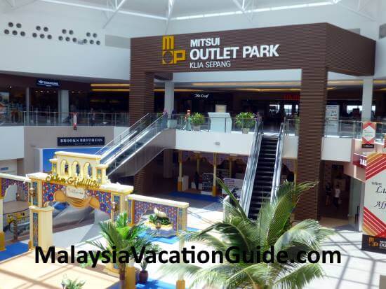 Foyer of Mitsui Outlet Park, Sepang.