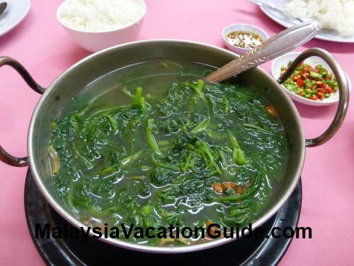 Spinach Soup With Wolfberries at SS3