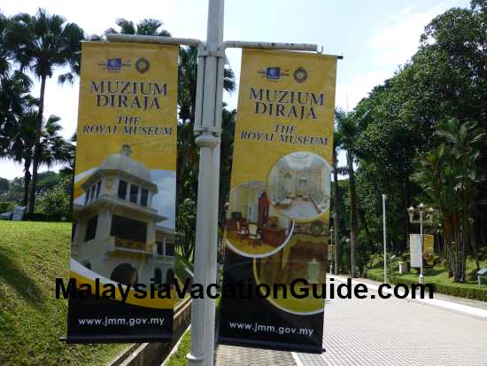 Muzium Diraja Banners