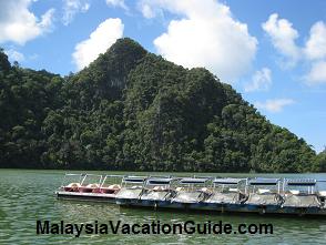 Paddling At  Dayang Bunting Lake