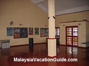 Pulau Tinggi Exhibits